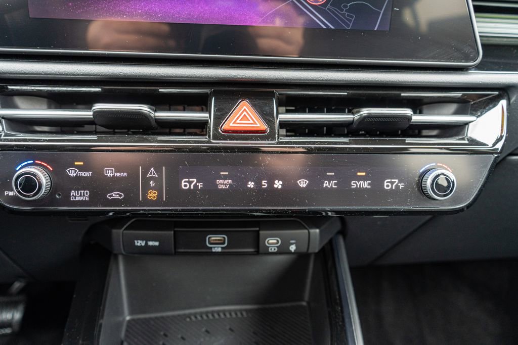 Used 2025 Kia Niro EX w/ EX Cold Weather Package image 33