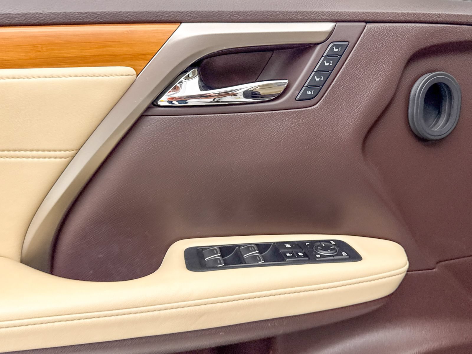 Used 2019 Lexus RX 450h AWD w/ Navigation Package image 27