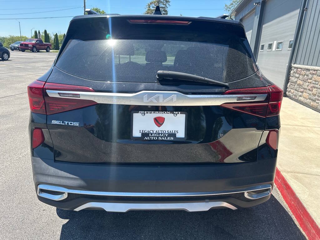 Used 2022 Kia Seltos EX AWD/4WD image 3