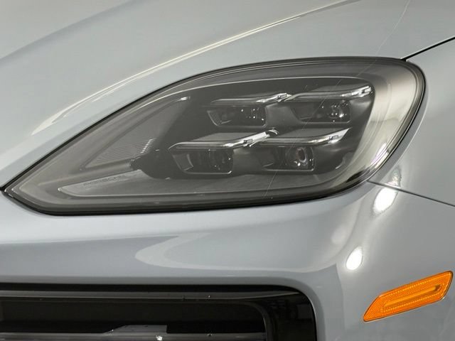 Used 2025 Porsche Cayenne Coupe AWD/4WD image 11
