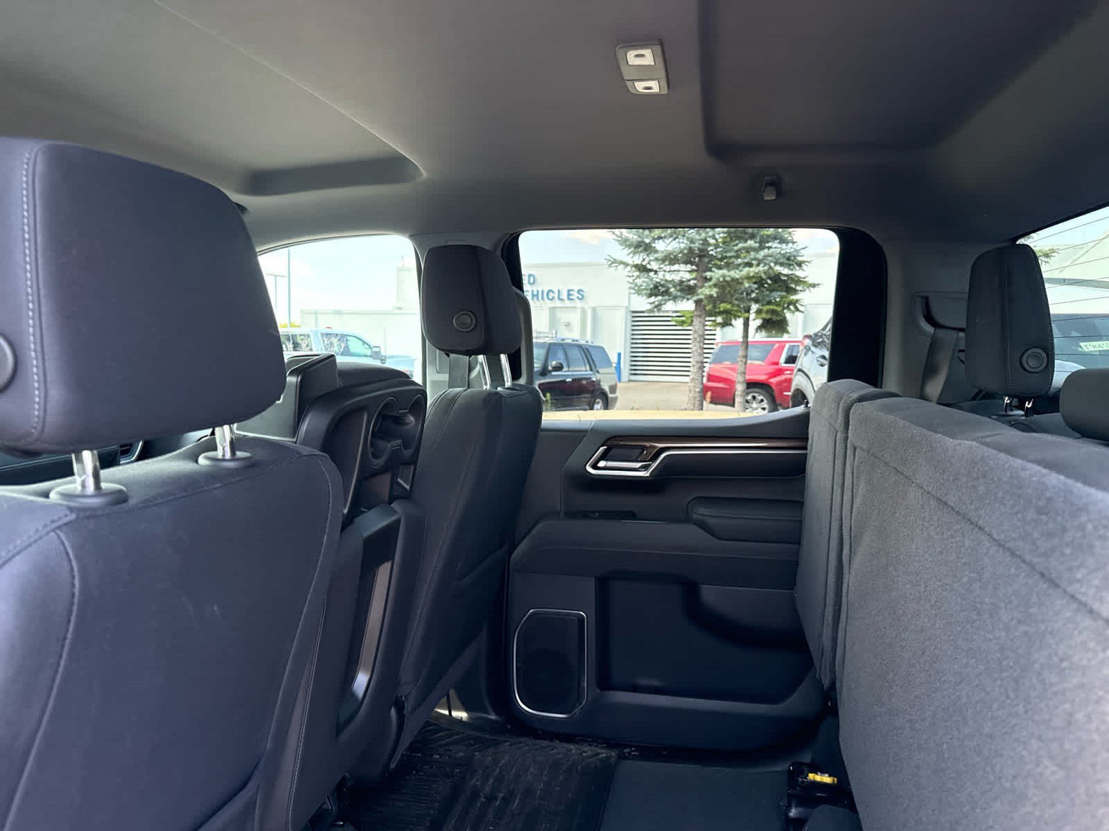 Used 2025 Chevrolet Silverado 1500 LT AWD/4WD image 9