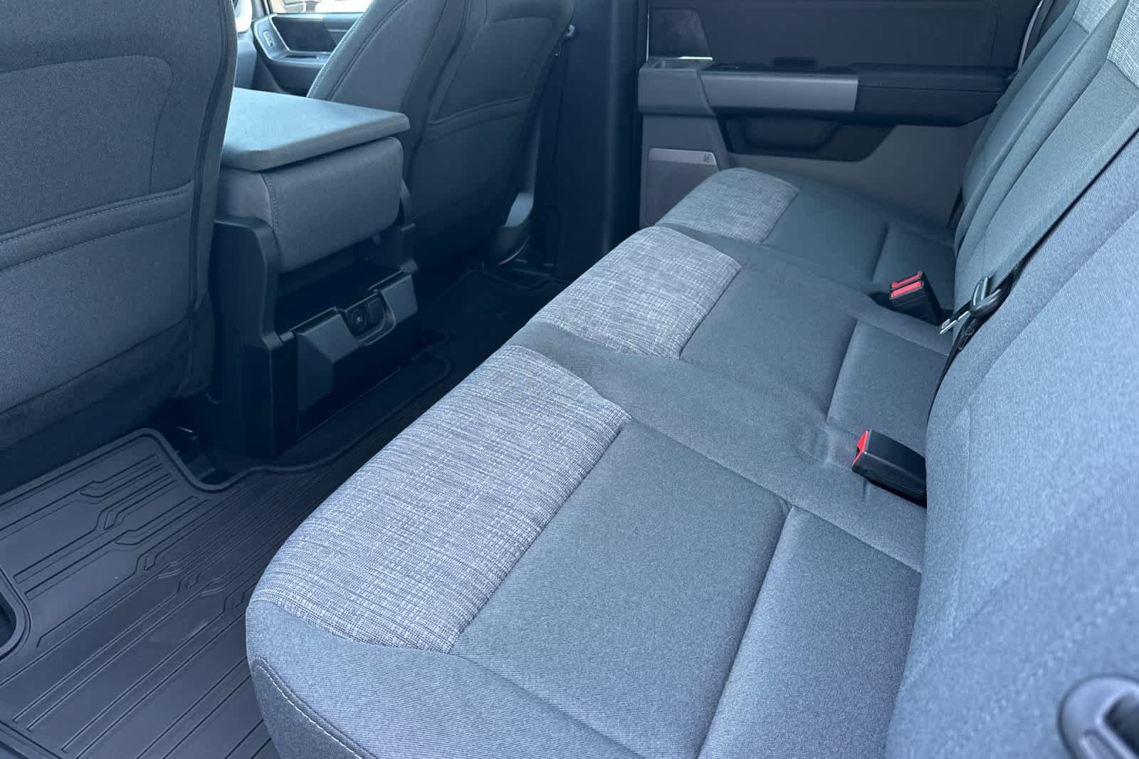 New 2026 Ford F250 XLT w/ XLT Premium Package AWD/4WD image 4