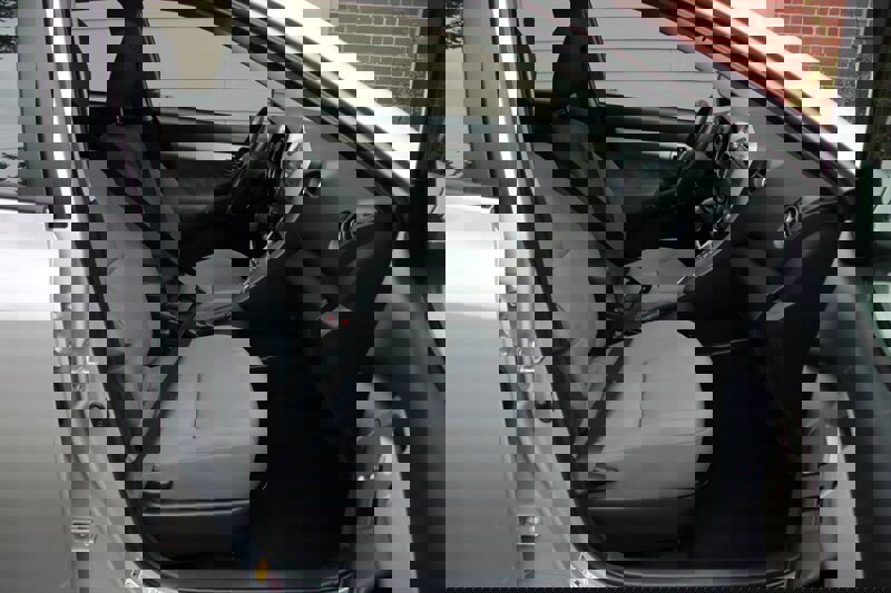 Used 2010 Toyota Matrix S image 13