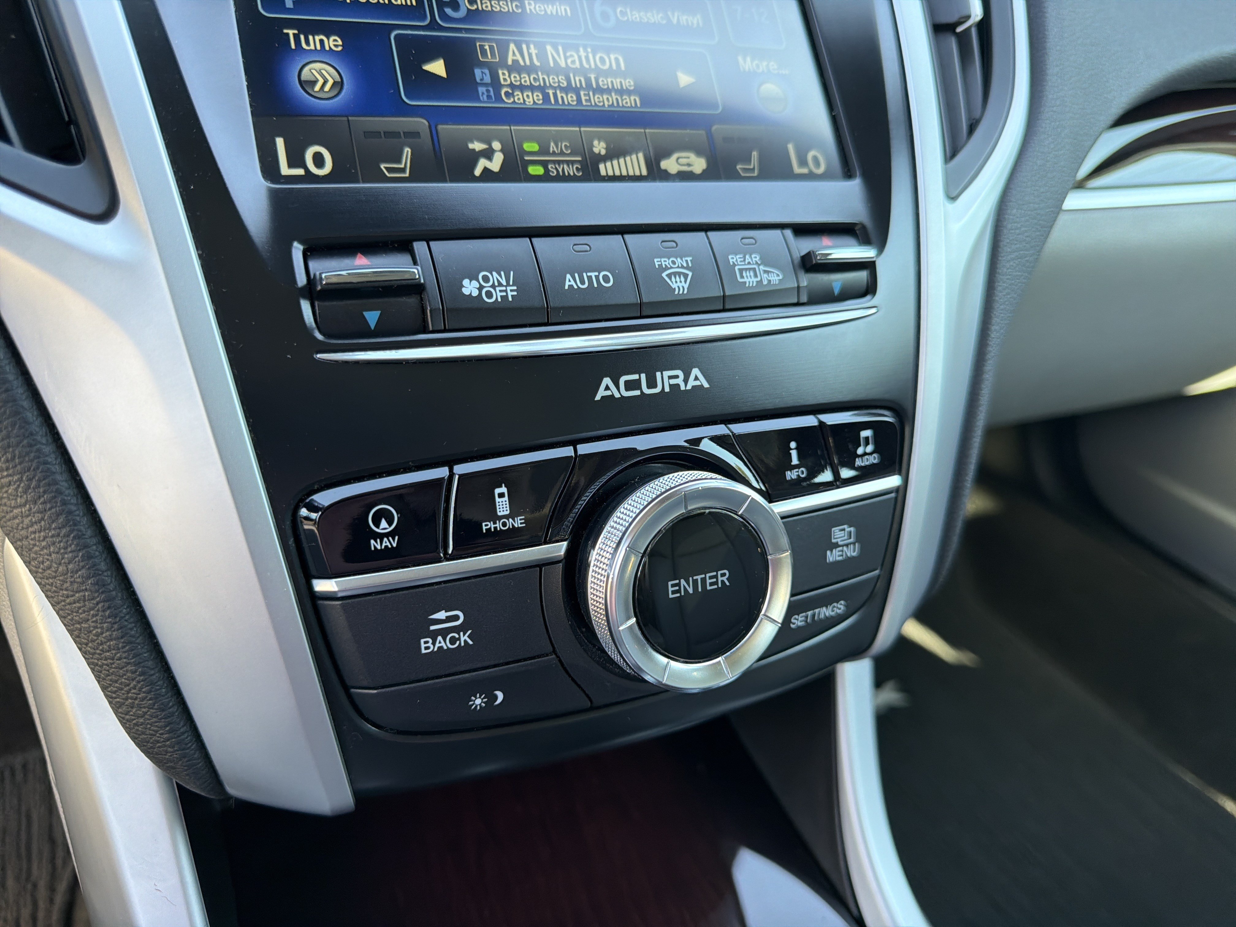 Used 2017 Acura TLX w/ Technology Package FWD image 30