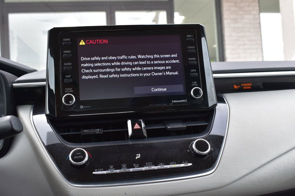 Used 2022 Toyota Corolla LE image 29