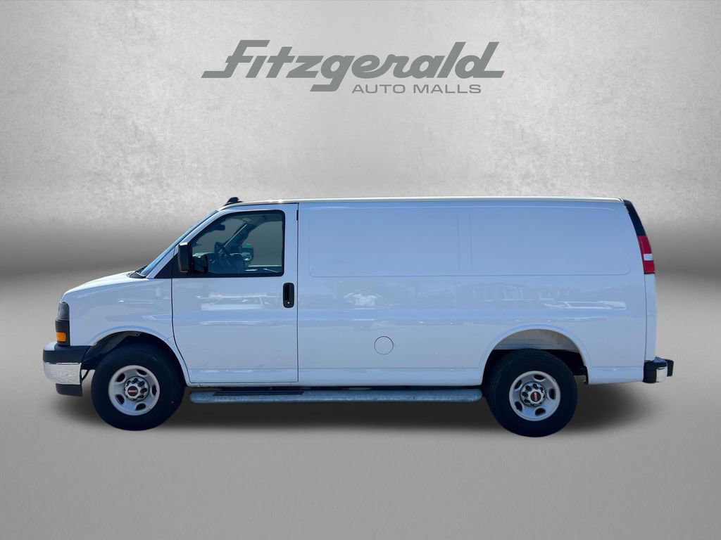 Used 2025 GMC Savana 2500 w/ Driver Convenience Package RWD image 3