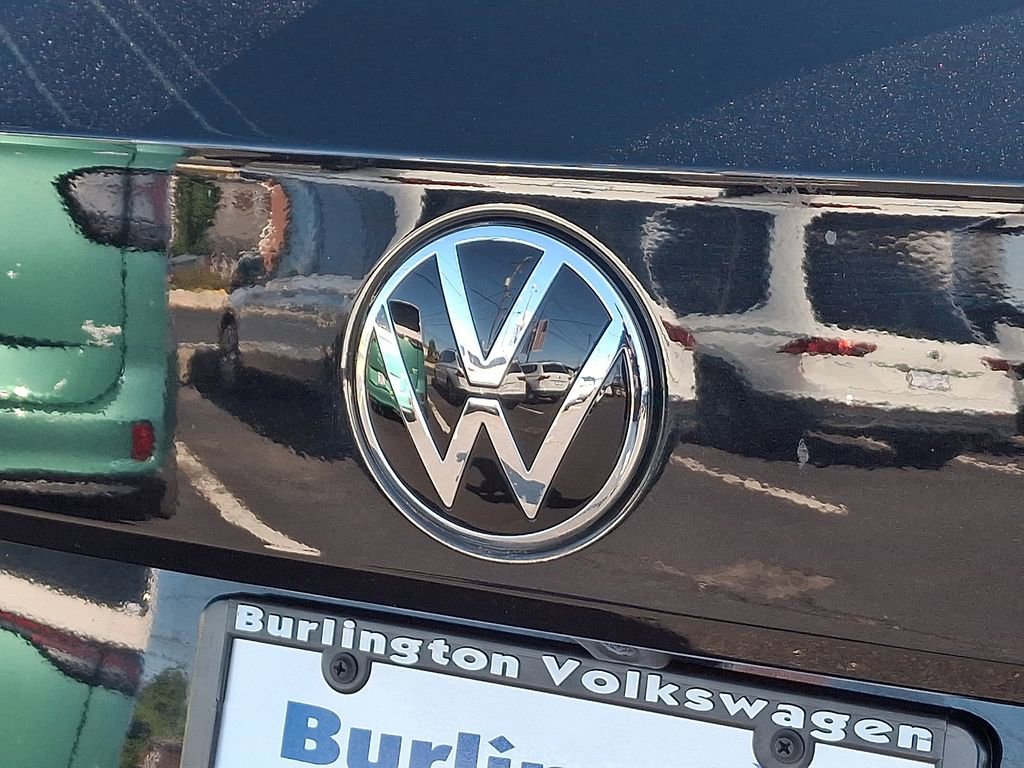Certified 2023 Volkswagen Taos SEL image 31