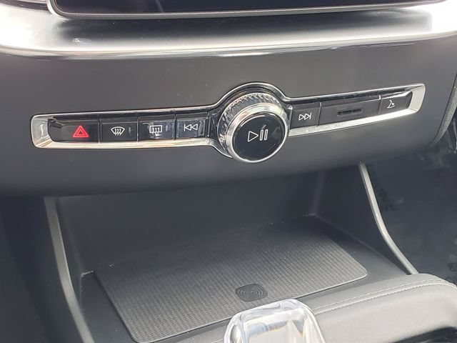 Certified 2025 Volvo XC90 B6 Plus AWD/4WD image 24