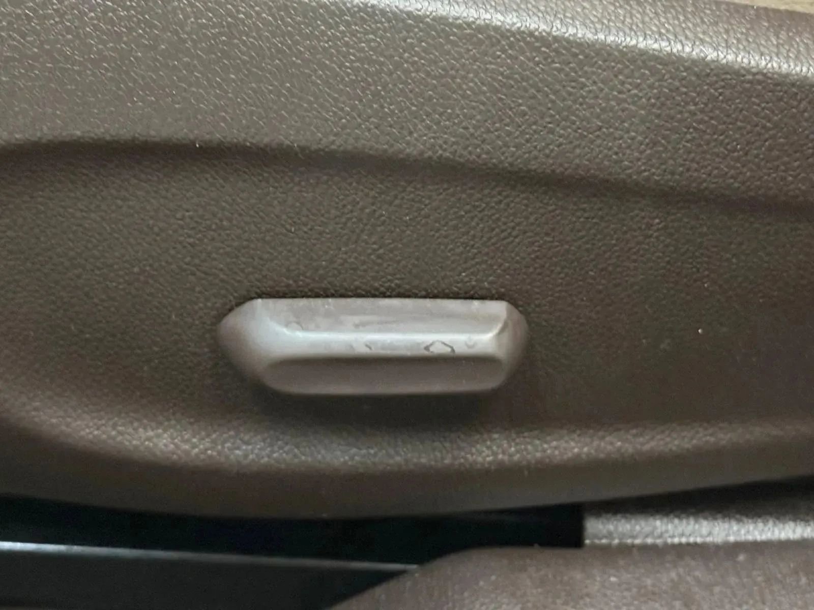 Used 2015 Buick Verano Convenience FWD image 23