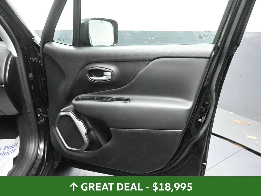 Used 2023 Jeep Renegade Latitude AWD/4WD image 20