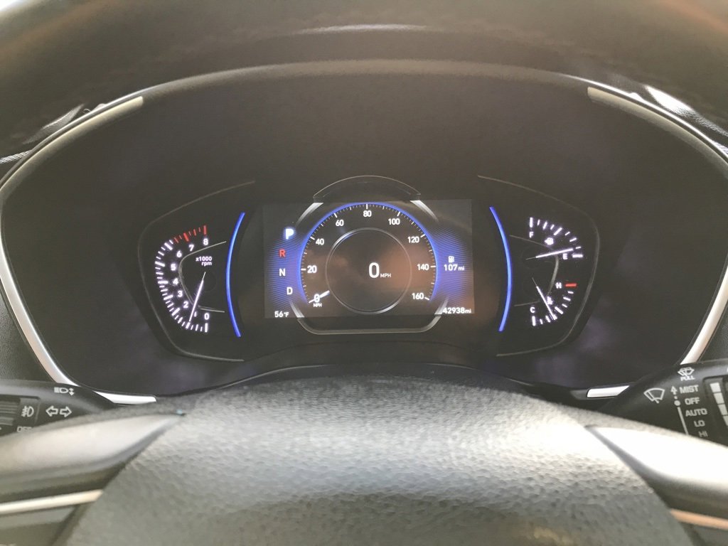 Used 2020 Hyundai Santa Fe Limited w/ Cargo Package image 12