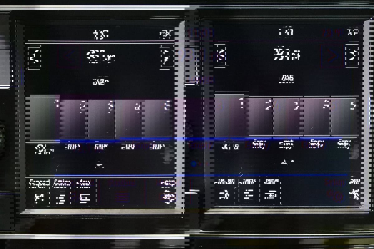 Used 2019 Volkswagen Jetta SE w/ Cold Weather Package image 40