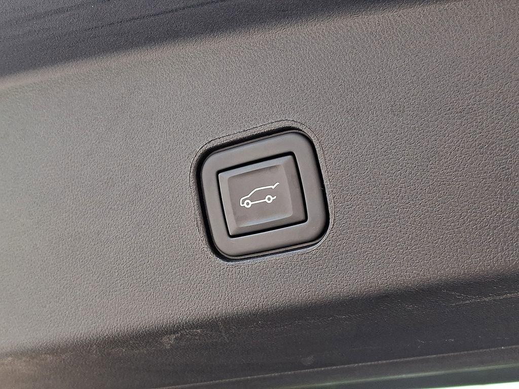 Used 2024 Cadillac Lyriq Luxury AWD/4WD image 31