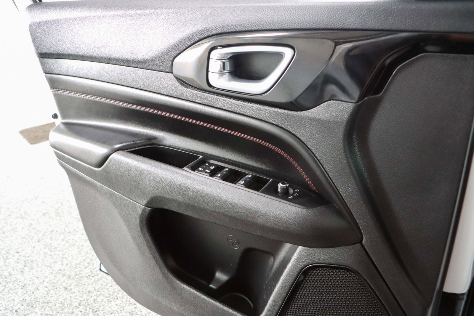 Used 2022 Jeep Compass Trailhawk w/ Trailhawk Convenience Group image 21