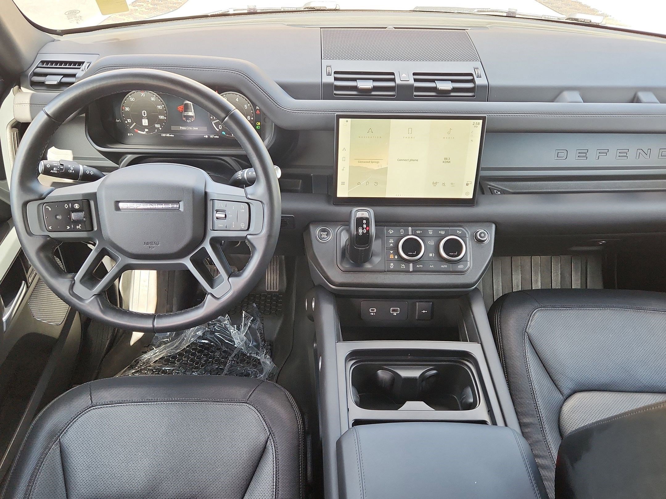 Certified 2024 Land Rover Defender 130 X-Dynamic SE image 13