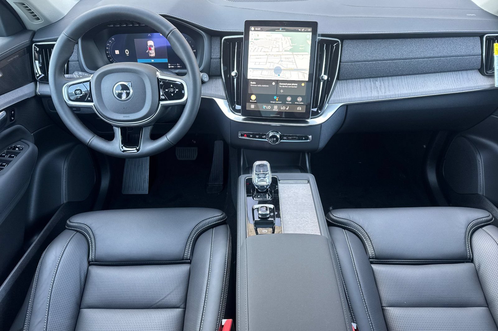 New 2026 Volvo XC90 T8 Ultra w/ Protection Package AWD/4WD image 14