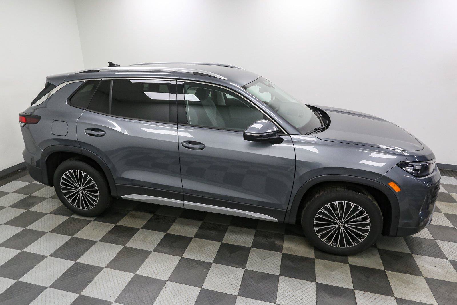 New 2026 Volkswagen Tiguan S AWD/4WD image 5