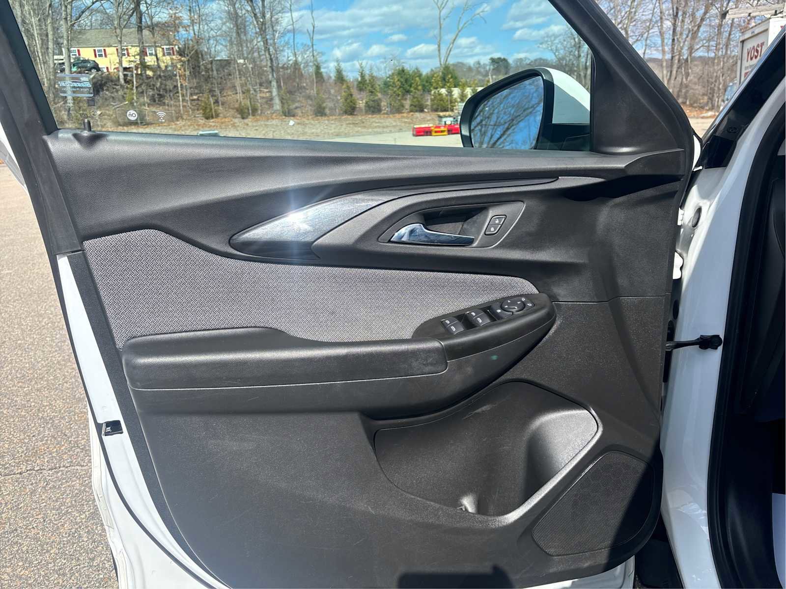 Certified 2021 Chevrolet TrailBlazer LT w/ Convenience Package image 21