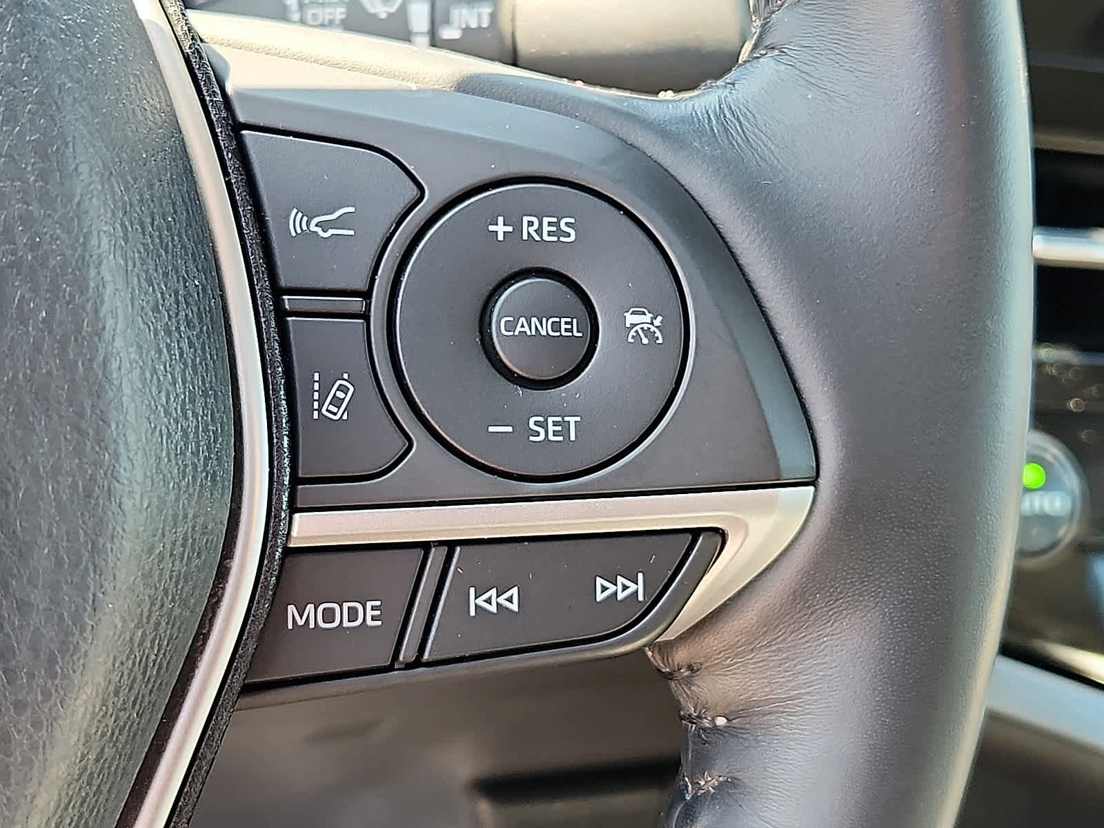 Certified 2021 Toyota Camry XLE image 21