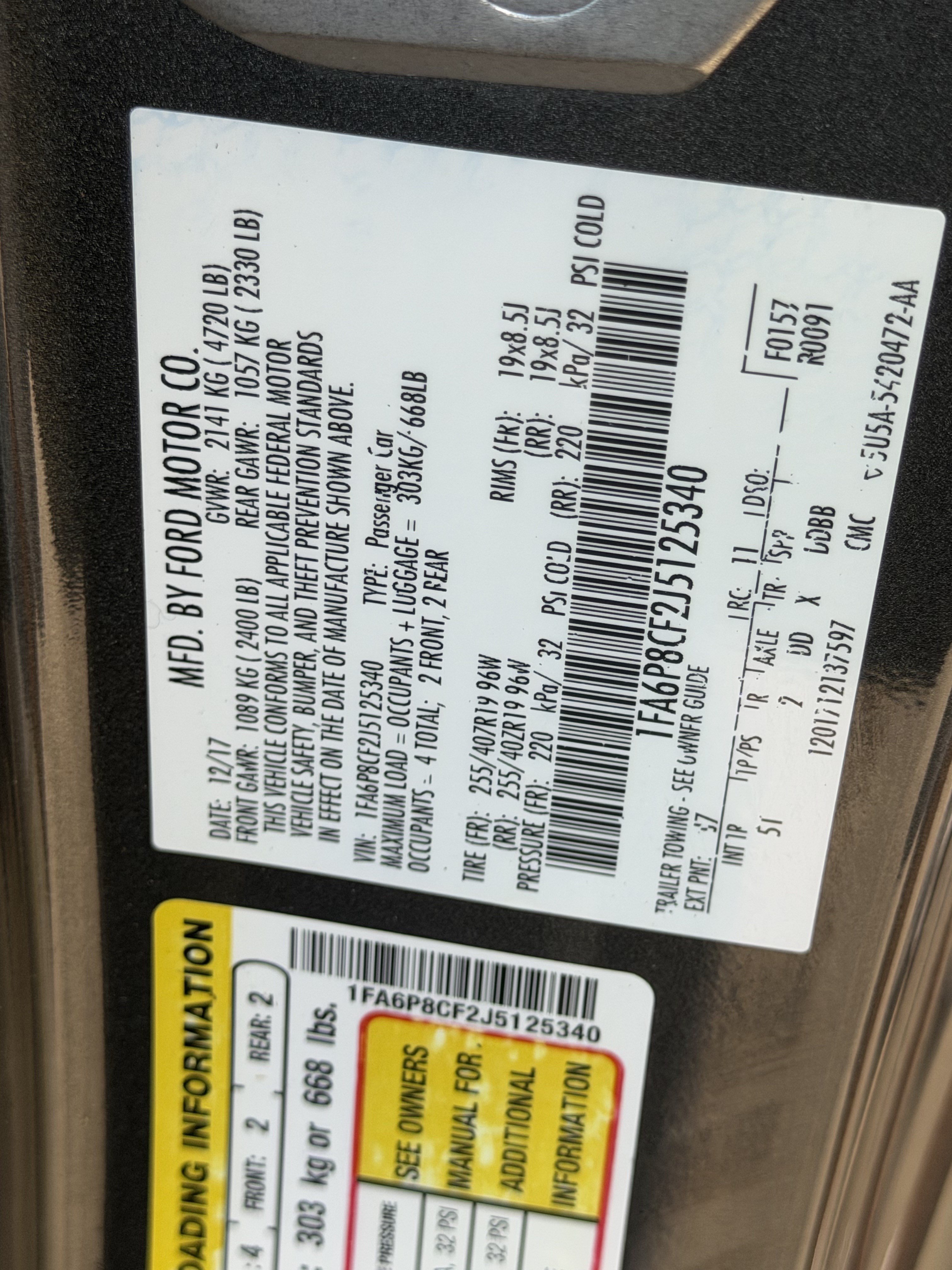 Used 2018 Ford Mustang GT Premium w/ Equipment Group 401A RWD image 29