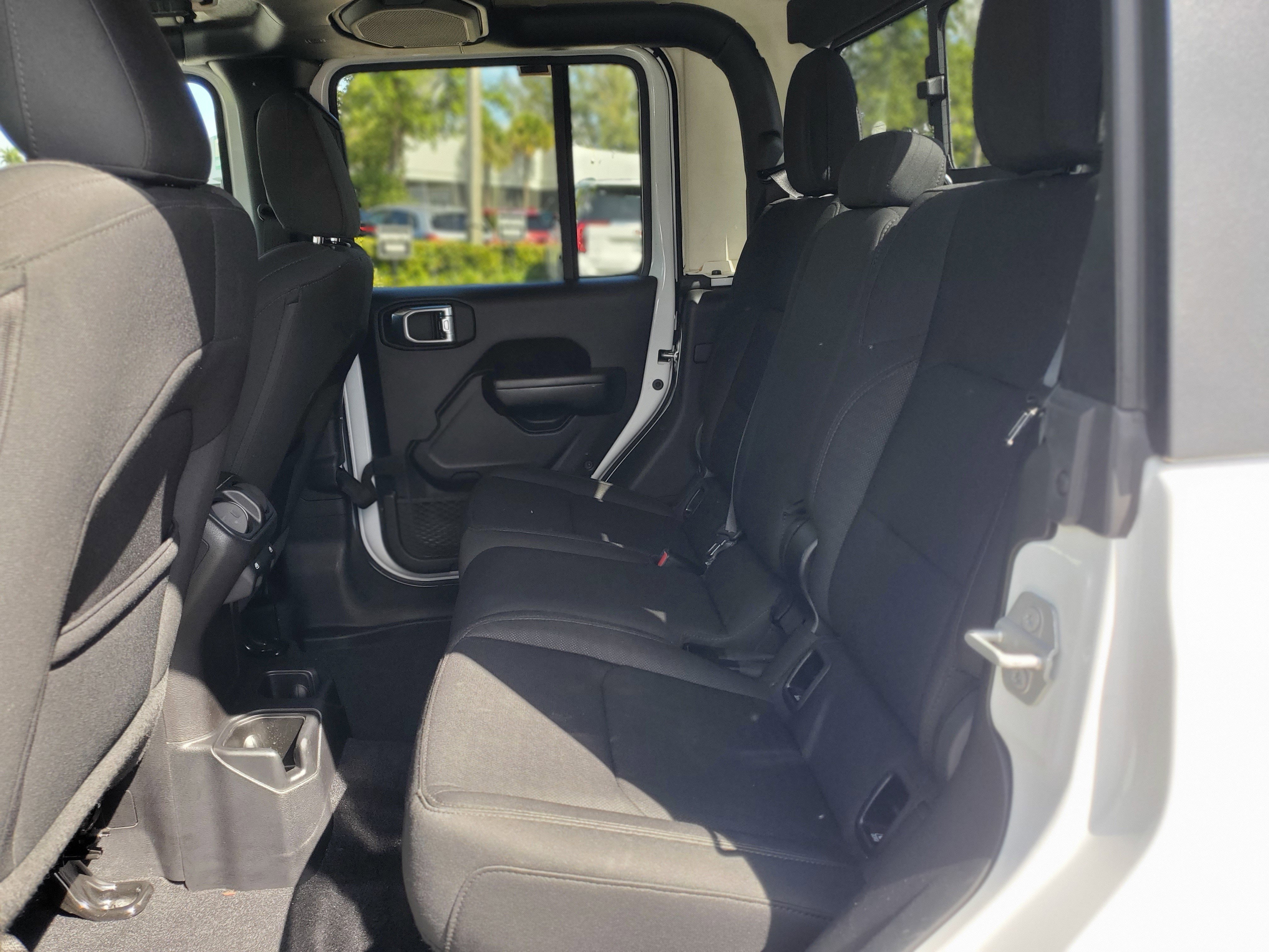 Used 2020 Jeep Gladiator Sport image 13