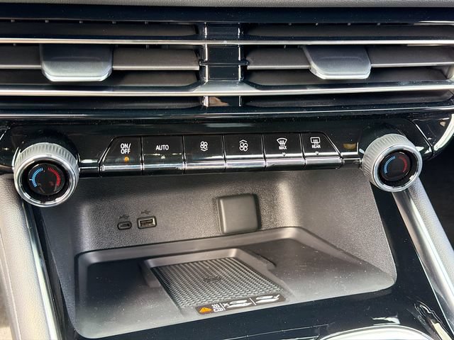 New 2026 Chevrolet Traverse LT w/ Driver Confidence Package AWD/4WD image 17