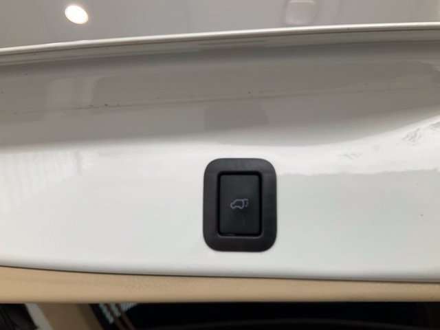 Used 2019 Toyota Highlander Limited FWD image 27