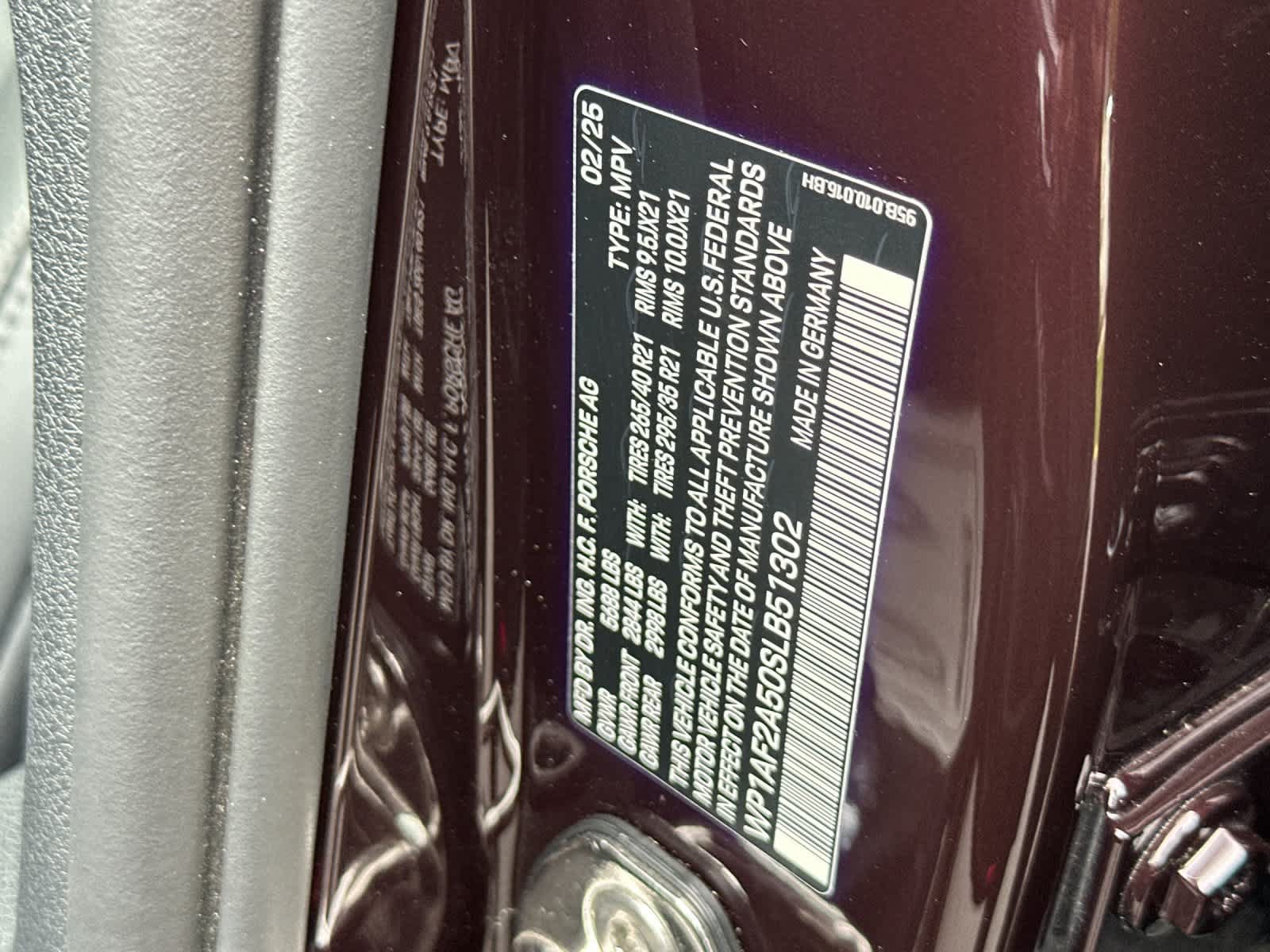 Certified 2025 Porsche Macan GTS AWD/4WD image 31