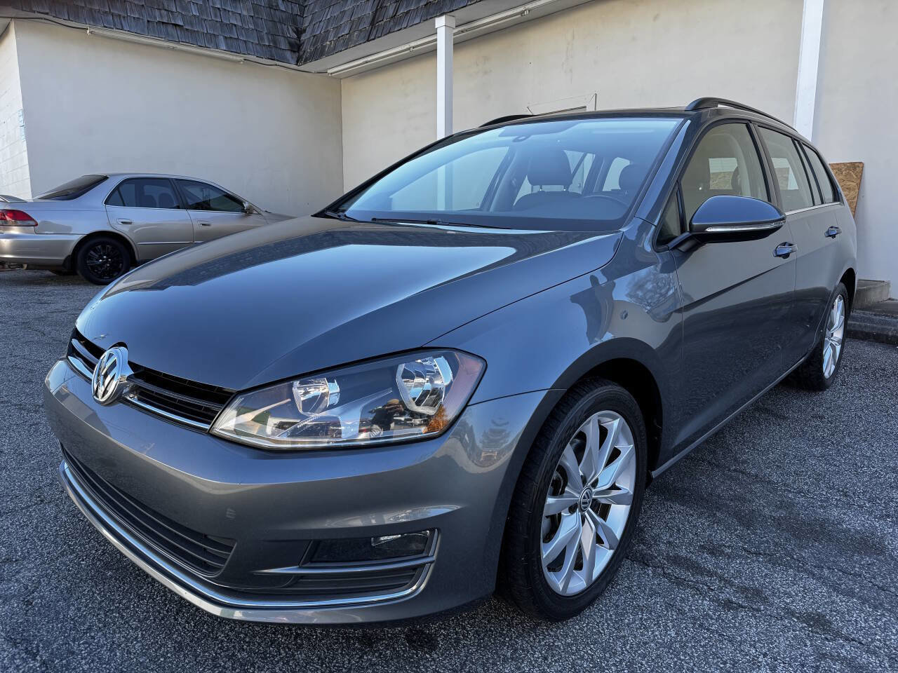 Used 2015 Volkswagen Golf SE image 6