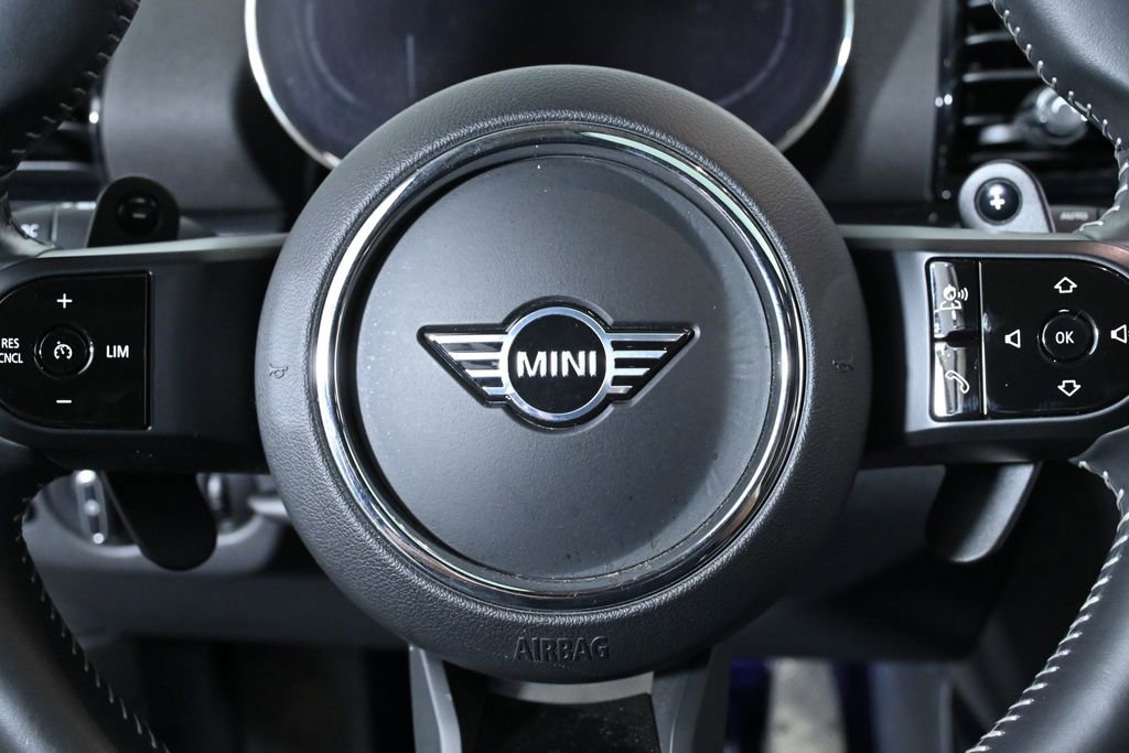 Used 2023 MINI Cooper Clubman S w/ Premium Package image 13