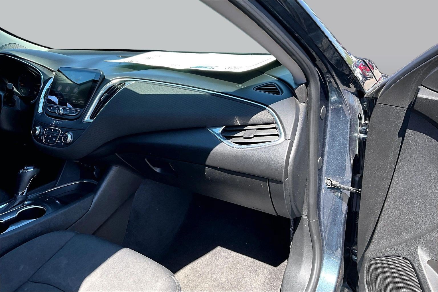 Used 2020 Chevrolet Malibu LT FWD image 15