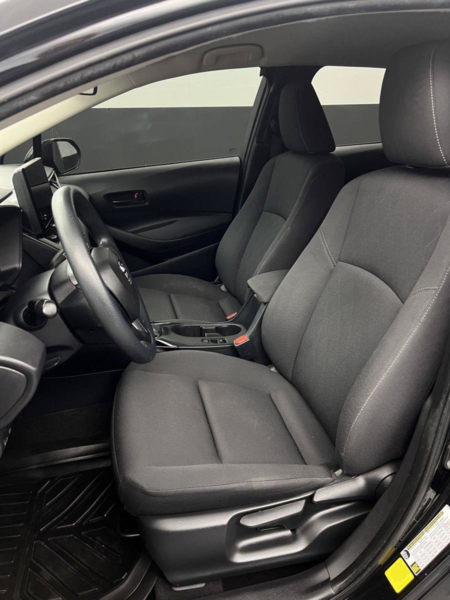 Used 2024 Toyota Corolla LE FWD image 4