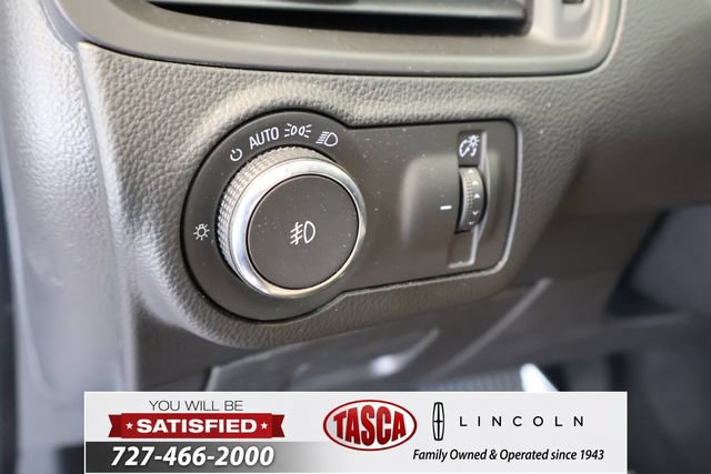 Used 2020 Buick Envision Essence FWD image 22