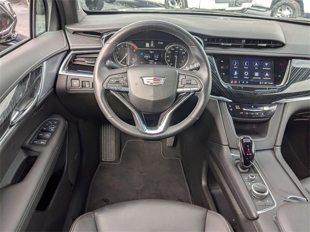 Used 2025 Cadillac XT6 Premium Luxury image 29