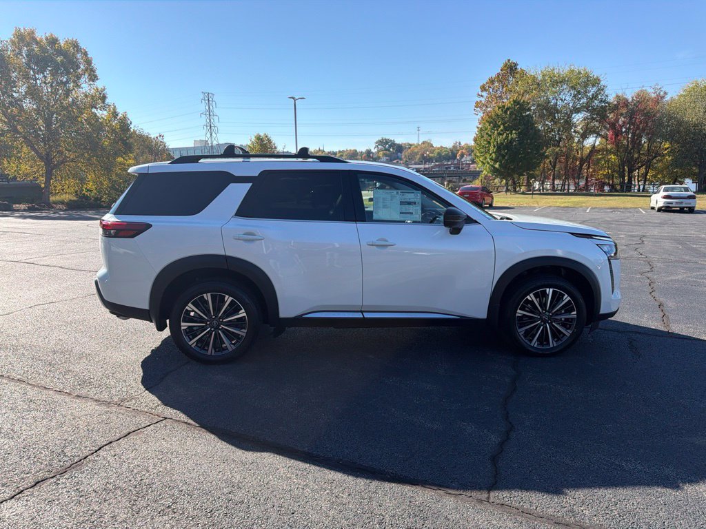 New 2026 Nissan Pathfinder Platinum AWD/4WD image 11