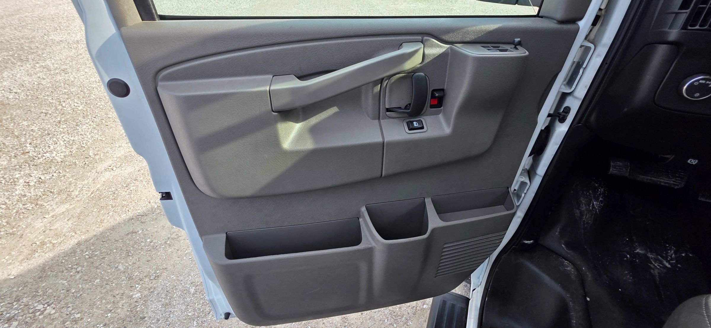 Used 2024 Chevrolet Express 3500 LT w/ LT Preferred Equipment Group image 14