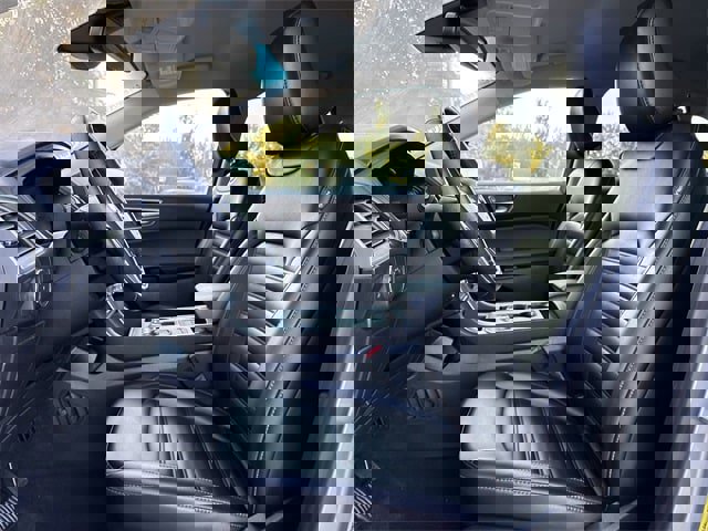 Used 2022 Ford Edge SEL image 11