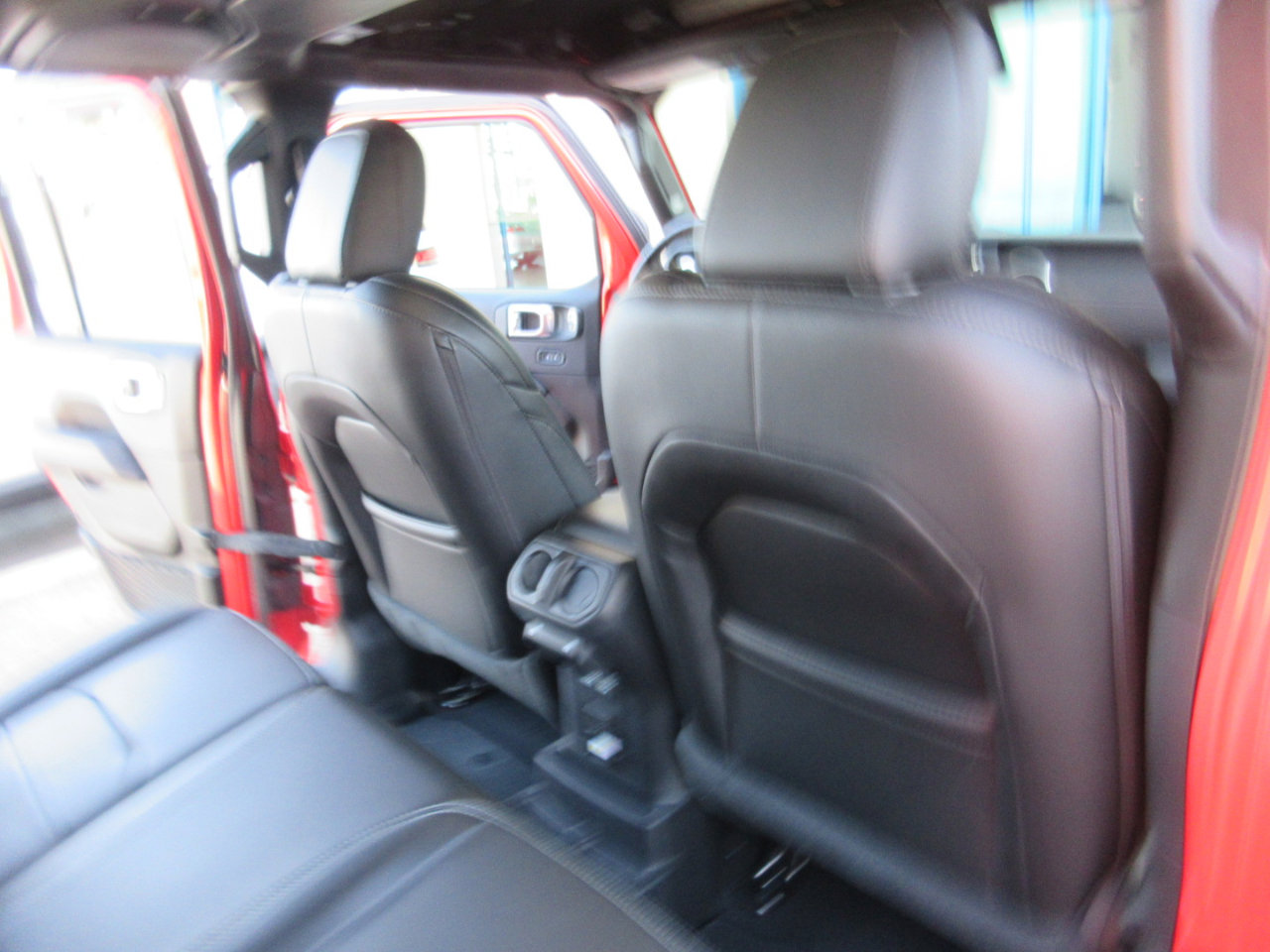 Used 2021 Jeep Wrangler Unlimited Sahara w/ Cold Weather Group image 30