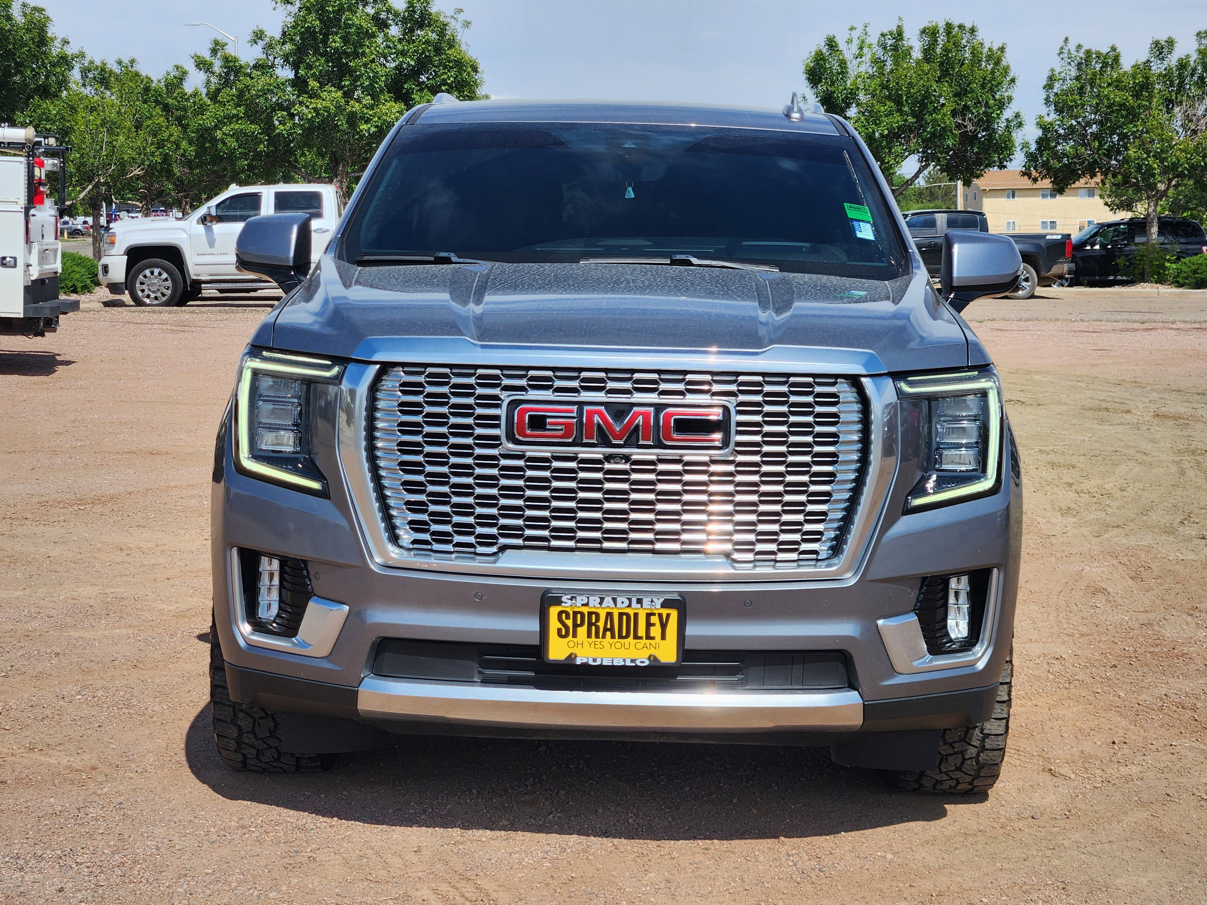 Used 2022 GMC Yukon Denali w/ Advanced Technology Package AWD/4WD image 6
