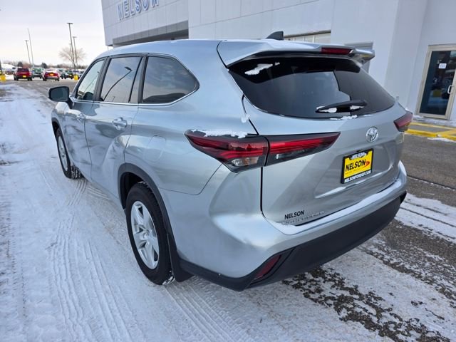 Used 2024 Toyota Highlander LE image 9