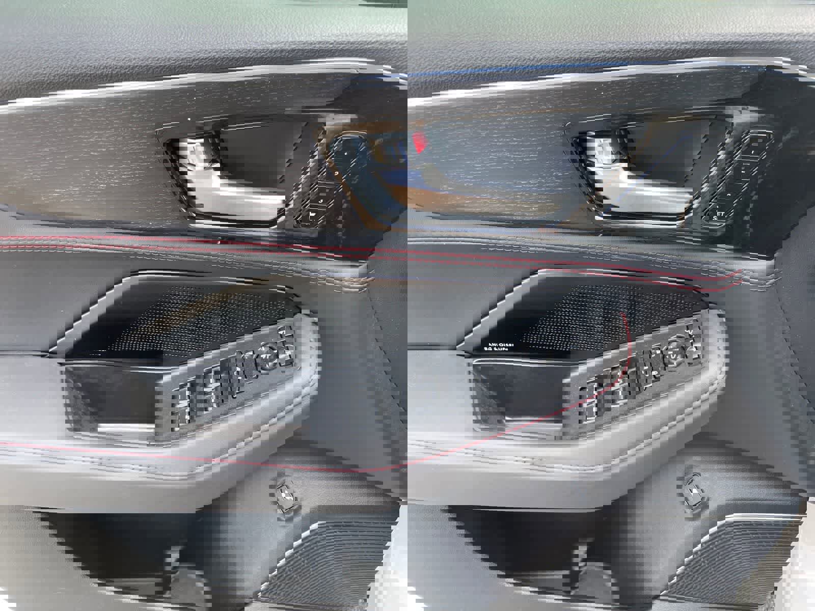 Used 2025 Acura MDX Type S image 10