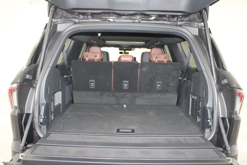 New 2025 Lincoln Navigator L Reserve image 18