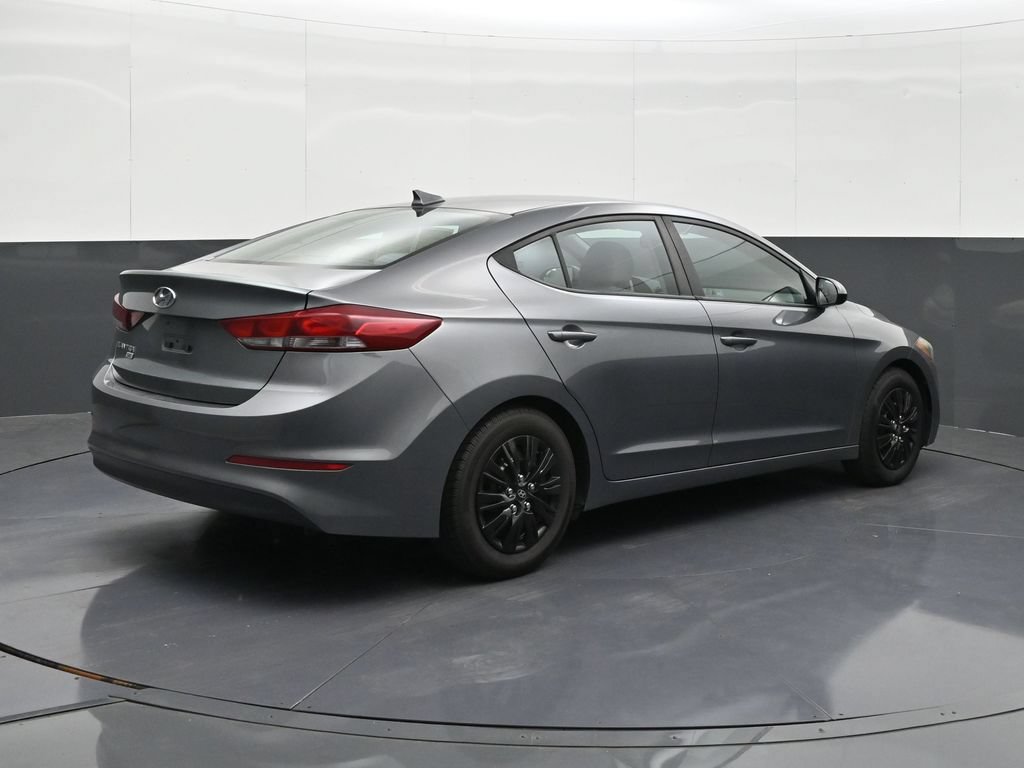 Used 2017 Hyundai Elantra SE FWD image 5