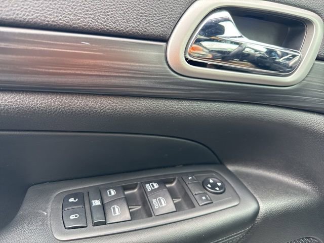 Used 2019 Jeep Grand Cherokee Altitude image 14