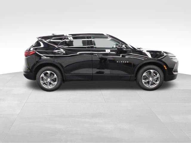 Used 2025 Chevrolet Blazer LT image 12