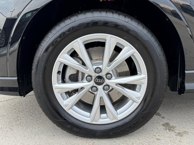 Used 2025 Audi Q3 2.0T Premium image 11