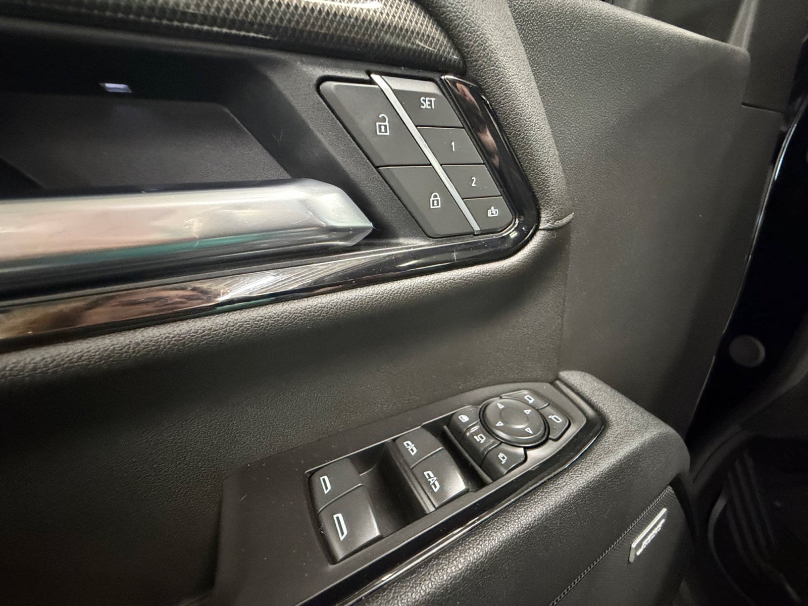 Used 2025 GMC Sierra 2500 AT4 w/ AT4 Premium Plus Package AWD/4WD image 27