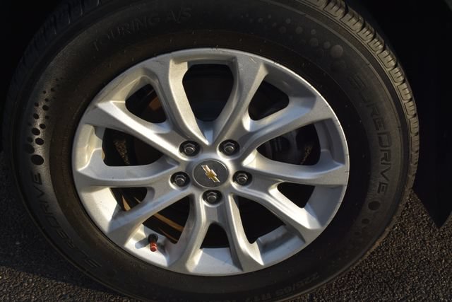 Used 2019 Chevrolet Equinox LS AWD/4WD image 40