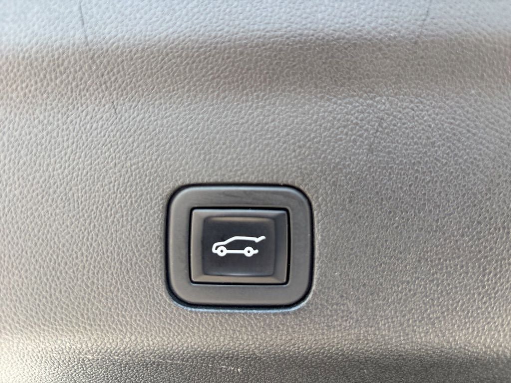 Used 2021 Chevrolet Tahoe Premier AWD/4WD image 34
