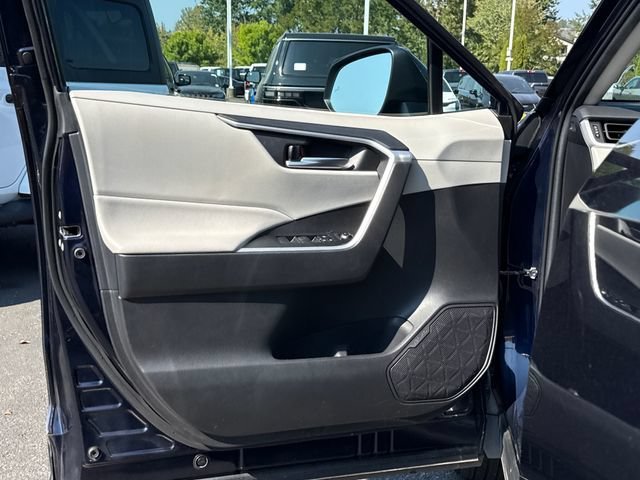 Used 2021 Toyota RAV4 XLE w/ XLE Grade Weather Package AWD/4WD image 16